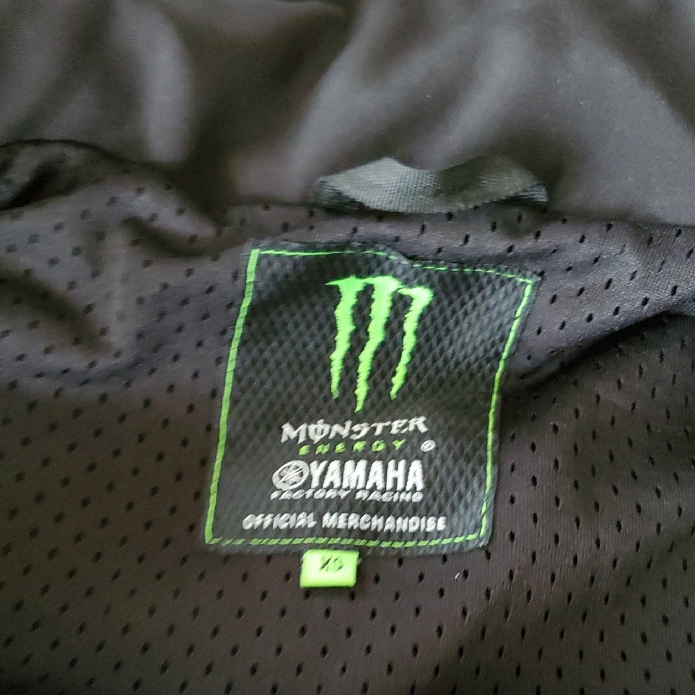Yamaha Black Jacket with Green Highlights - Picture 3 of 8